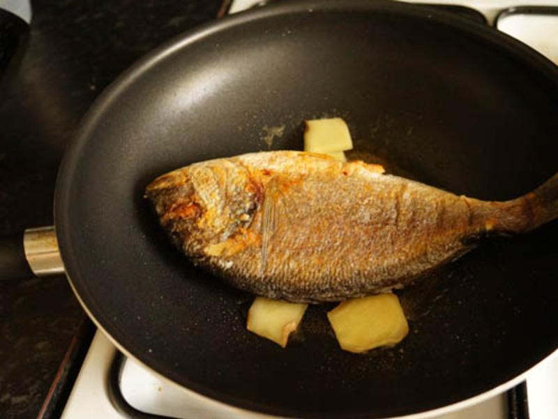 ÌðËáºìÉÕöÔÓãµÄ×ö·¨