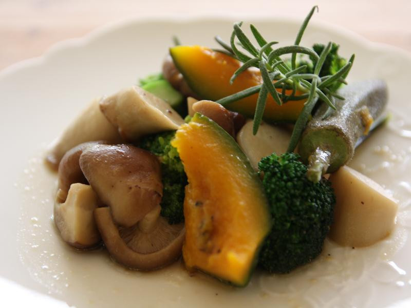 迷迭香料炒野菇的做法