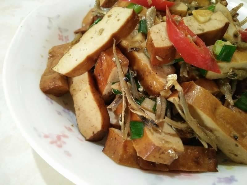 蒜香丁香炒豆干的做法