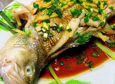 清蒸酸梅鱼的做法