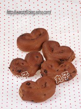 心形巧克力豆面包的做法