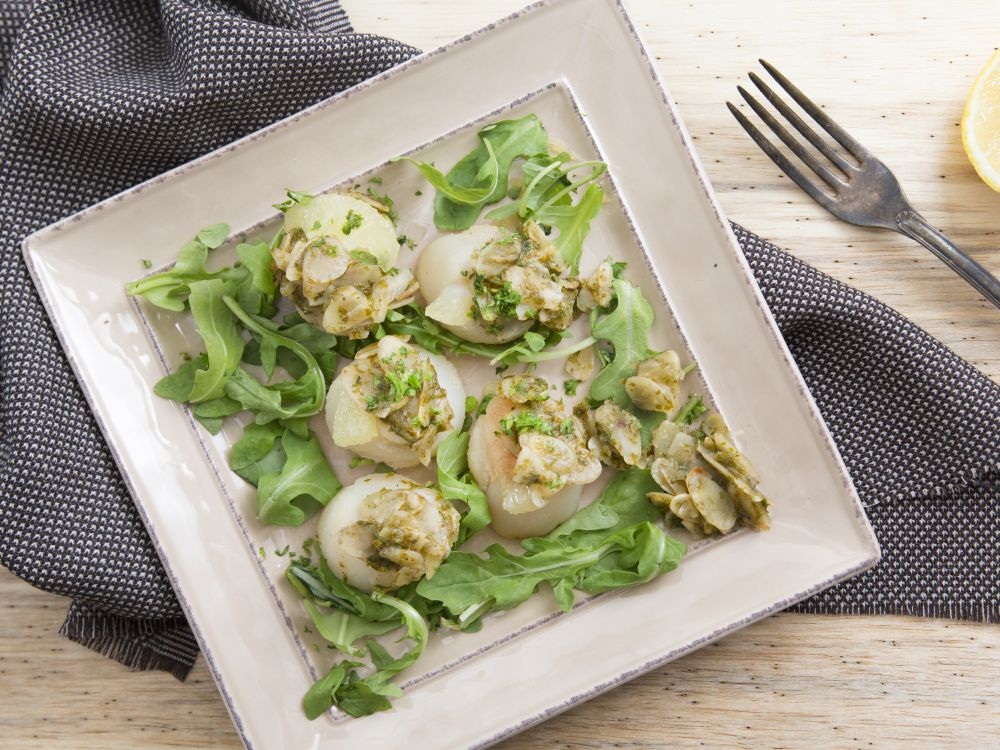 香煎带子配杏仁柠檬牛油汁的做法