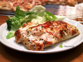 鲑鱼大虾海鲜披萨的做法