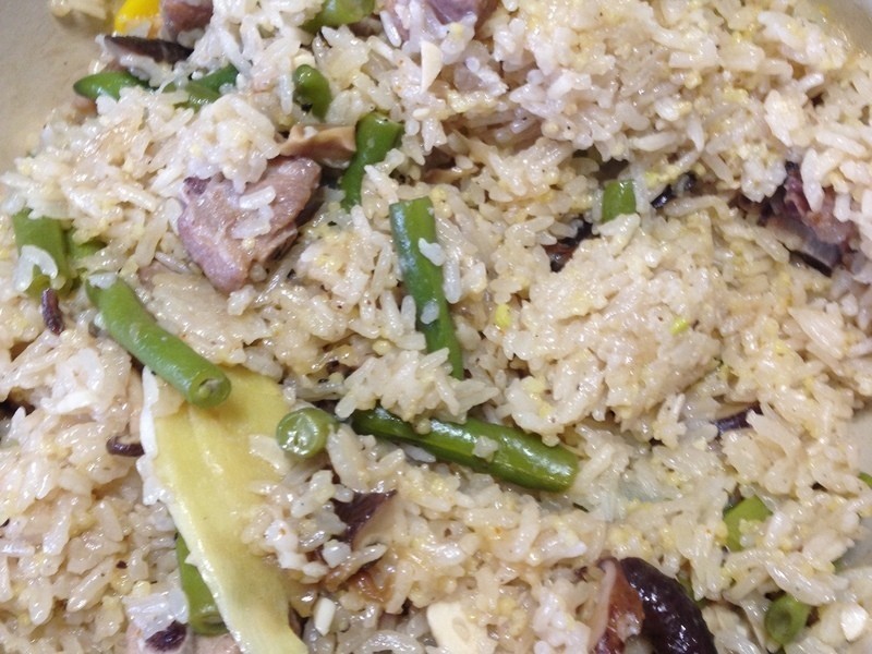 Le creuset 香菇豆香排骨炊饭的做法