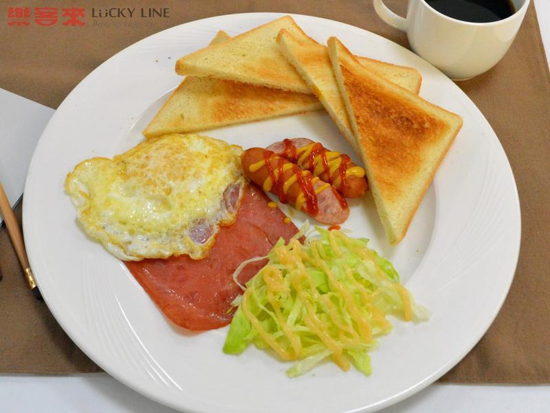【乐客来】早午餐之~德国香肠套餐的做法