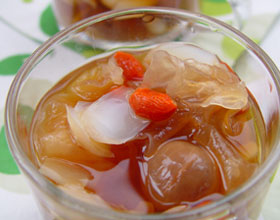 �ٺ������������