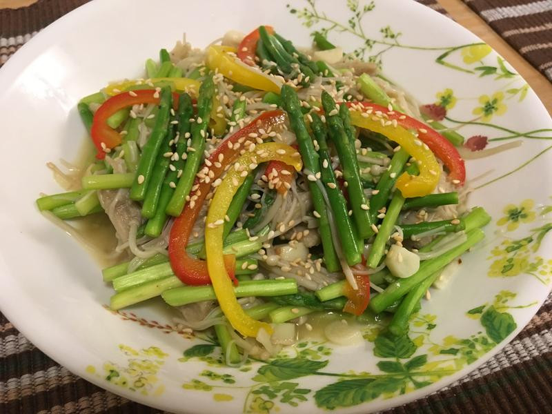 奶油芦笋佐金菇的做法