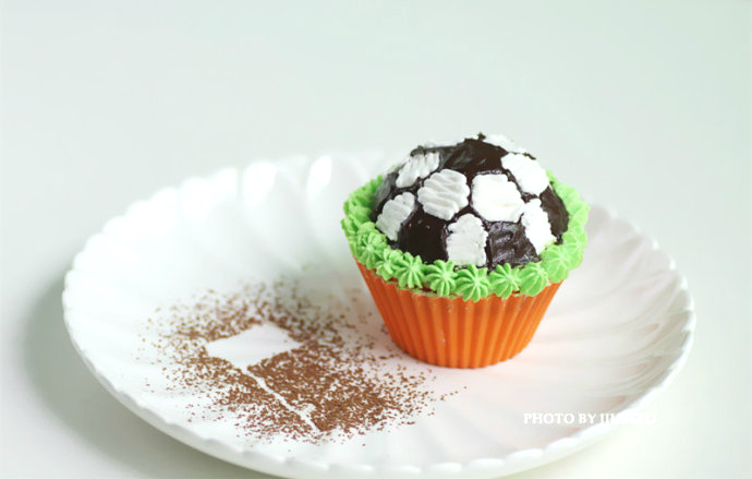 足球蜂蜜蛋糕的做法