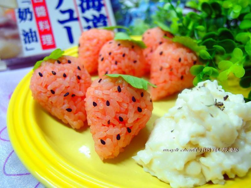 小草莓饭团的做法