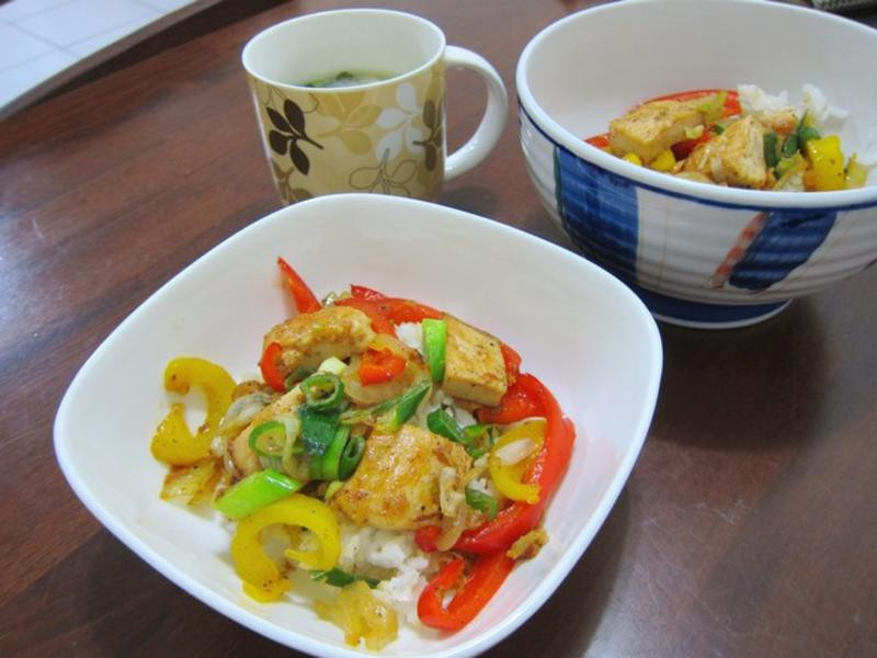 甜椒鲜蔬鸡肉丼饭的做法