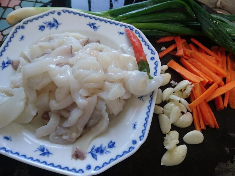 �⳴��֦������