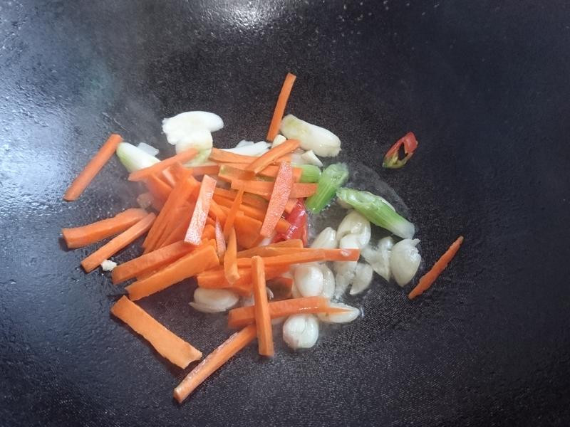 �⳴��֦������