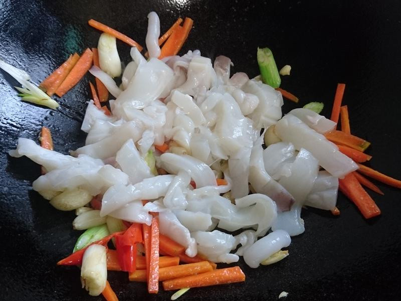 �⳴��֦������