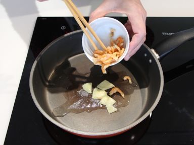 ɳ����Ƕ��ϸ�������