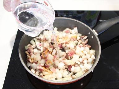 ɳ����Ƕ��ϸ�������