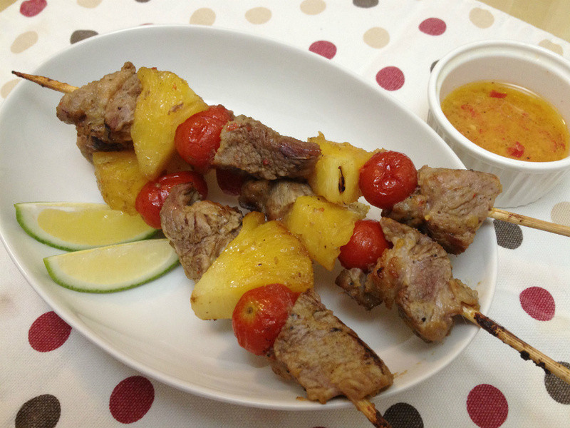 浓浓凤梨香猪肉串烧〈夏季限定〉的做法