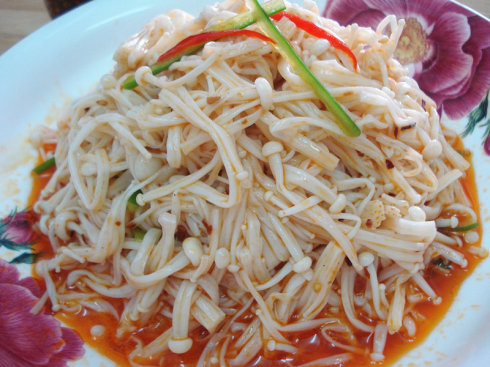 凉拌红油金针菇的做法