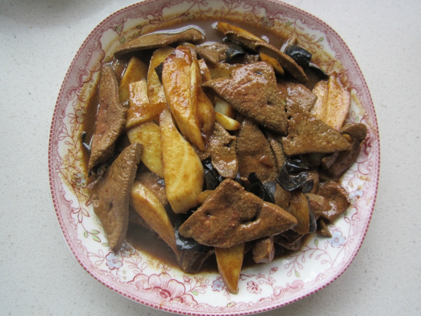 茭白木耳猪肝的做法