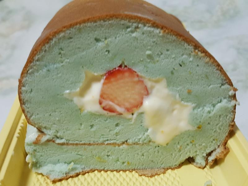 蝶豆花柳橙天使蛋糕卷的做法