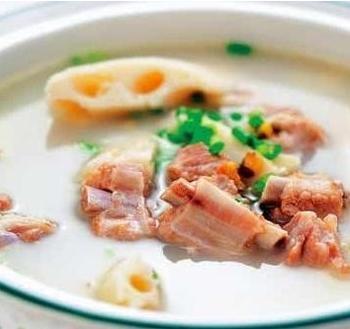 排骨莲藕汤的做法