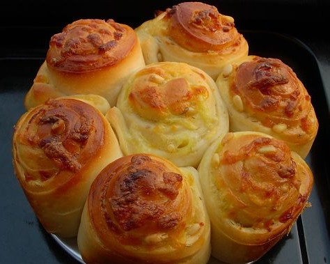 迷迭香松仁芝士面包的做法