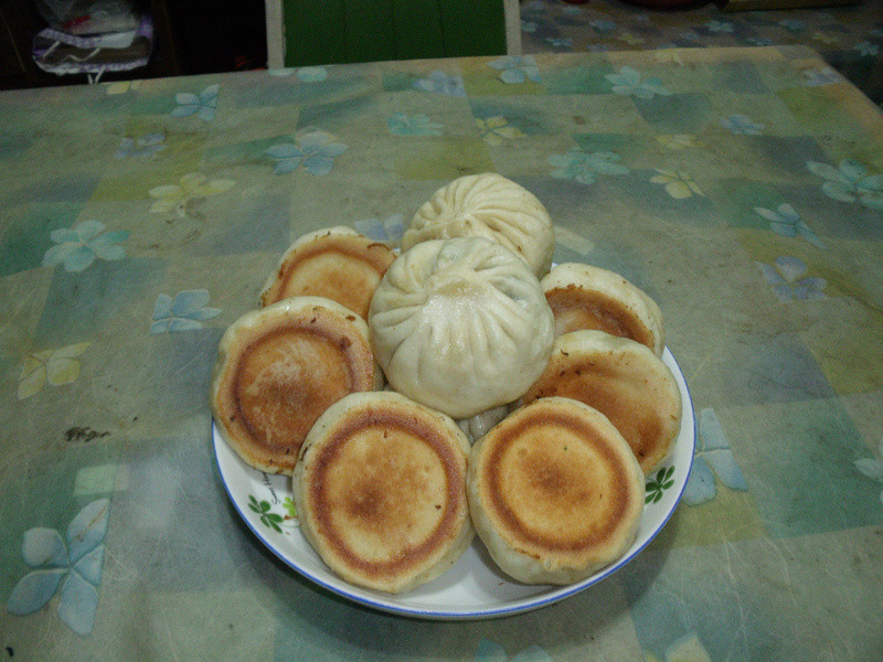 鲔鱼韭菜水煎包的做法