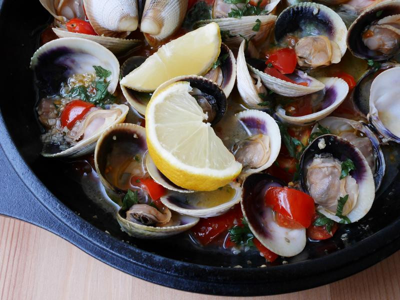 ���Ѱ׾Ƹ��۵�����