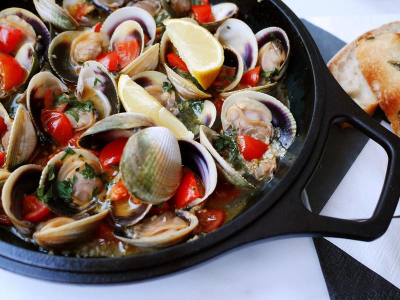 ���Ѱ׾Ƹ��۵�����