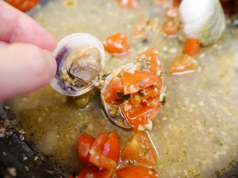 ���Ѱ׾Ƹ��۵�����