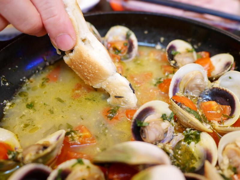 ���Ѱ׾Ƹ��۵�����