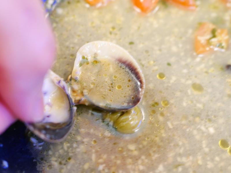 ���Ѱ׾Ƹ��۵�����