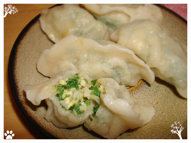 手擀面皮韭菜鲜虾饺子的做法