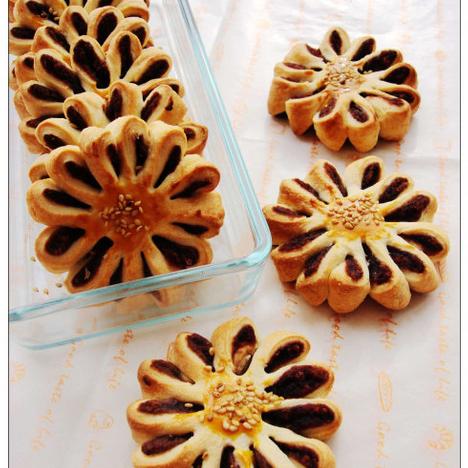 豆沙菊花酥----花绽放的做法