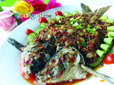 泡椒花生仁酱鲤鱼的做法