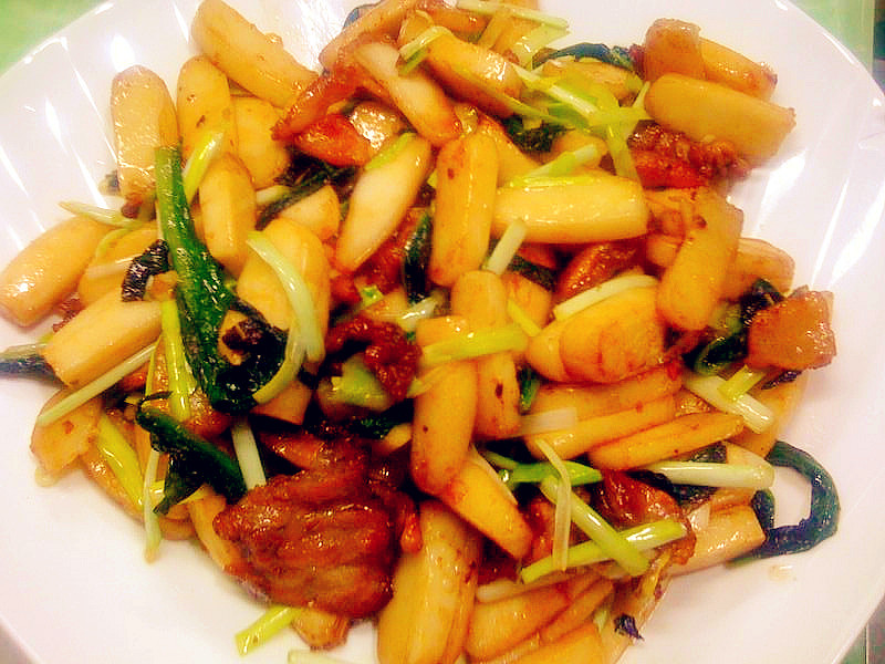 肉片炒年糕的做法