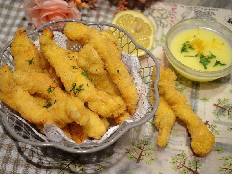 香柠炸鸡柳伴柠檬酱的做法