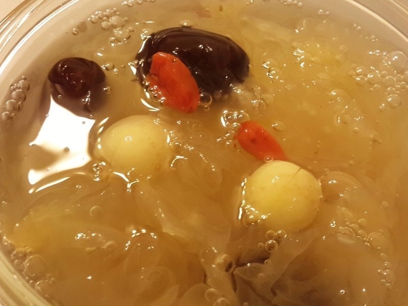冰糖雪耳莲子的做法
