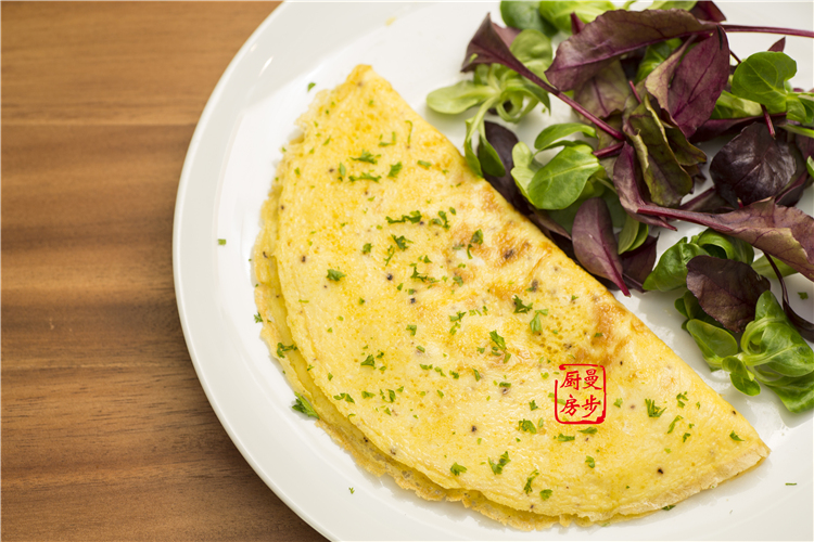 烟熏三文鱼蛋饼的做法