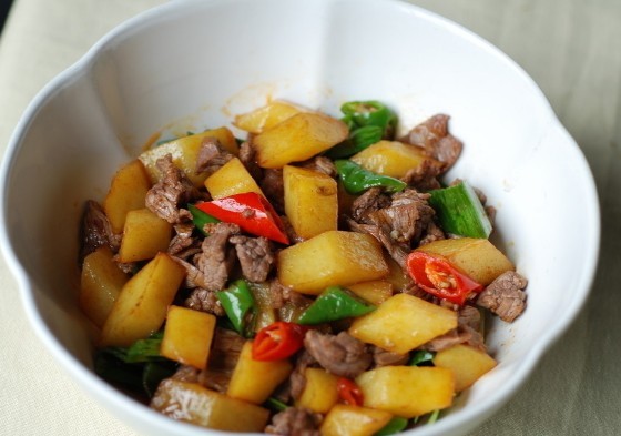 土豆牛腩的做法