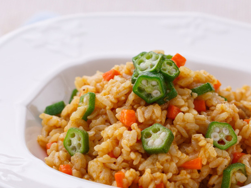 反浪费料理》吃不完咖哩酱星星炒饭的做法