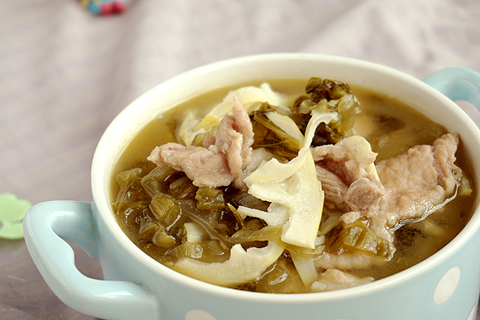 酸菜苦笋肉片汤的做法