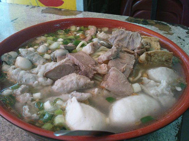 【家常料理食谱】鱼丸面的做法