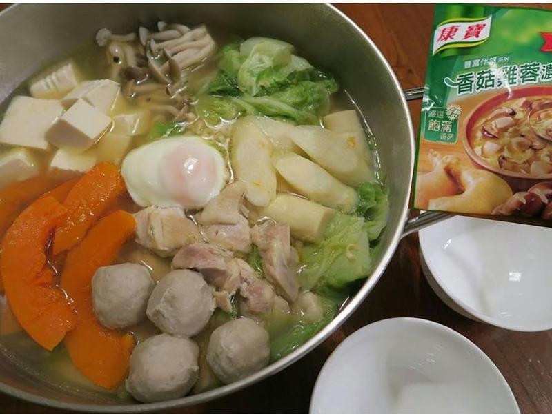 鸡肉蔬菜火锅面的做法