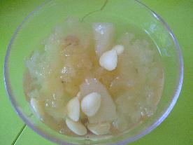 杏仁雪梨炖银耳的做法