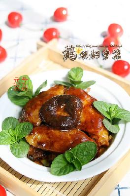 鸡翅焖香菇的做法