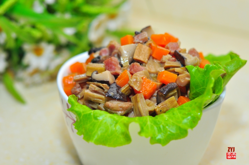 油焖咸肉笋干的做法