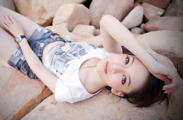 在加班,用加班钱赏自己一个榴莲不过分吧