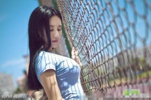 没人的时候喜欢自言自语,或许是独居久了的缘故吧