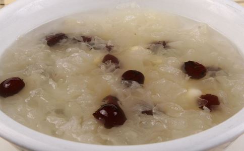 ��ͬ���ʵ�Ů����ζ�֢��Ѫ��