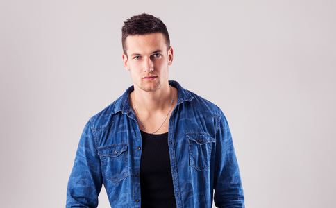 �Ƽ�4�����˶�����������ƫ��